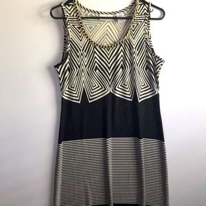Draper’s & Damon’s Black and White Maxi Dress M